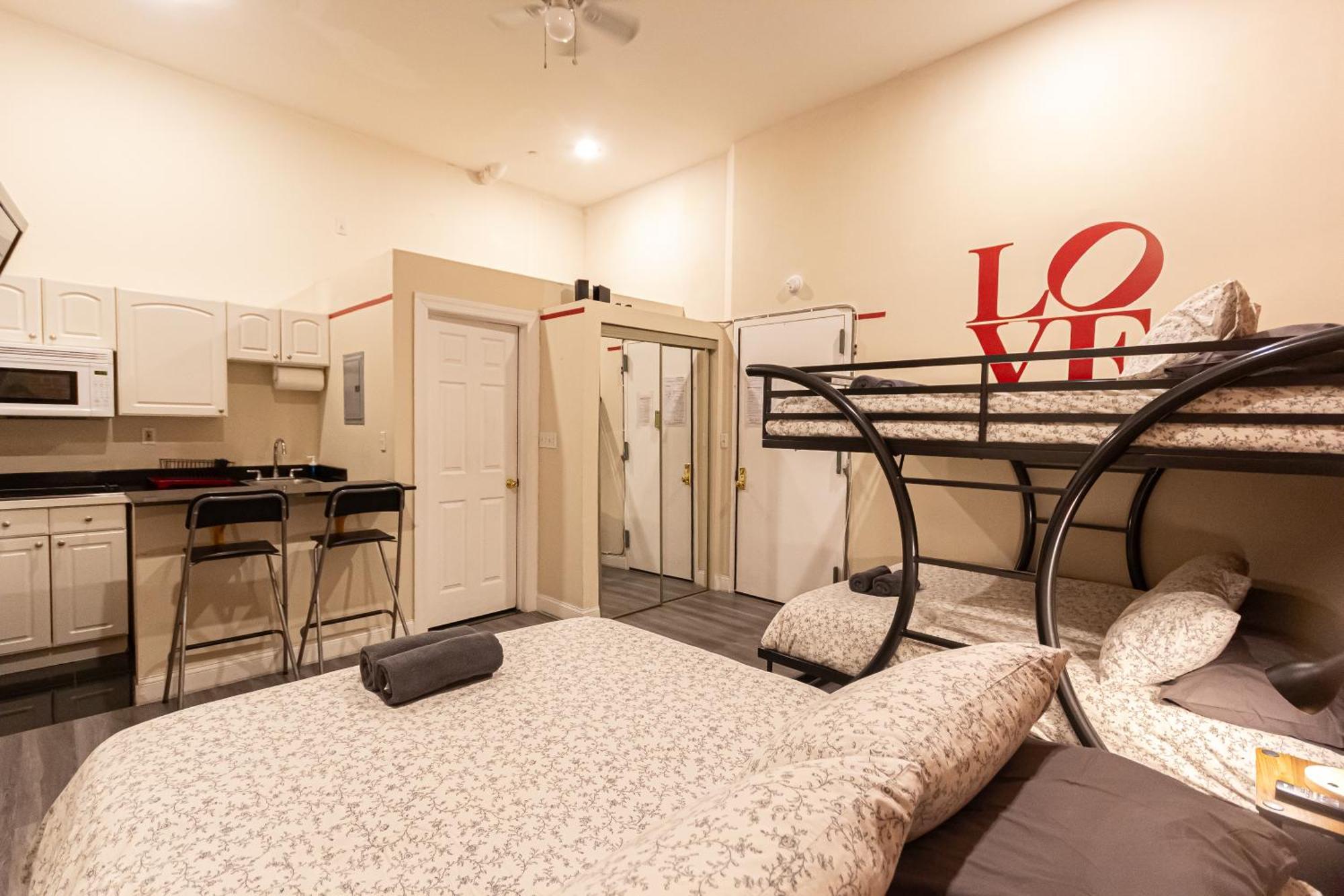 Studio Plus - Cozy Apartments Нью-Йорк Экстерьер фото